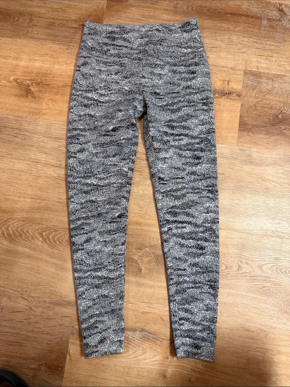 Kyodan Black and White Marbled leggings